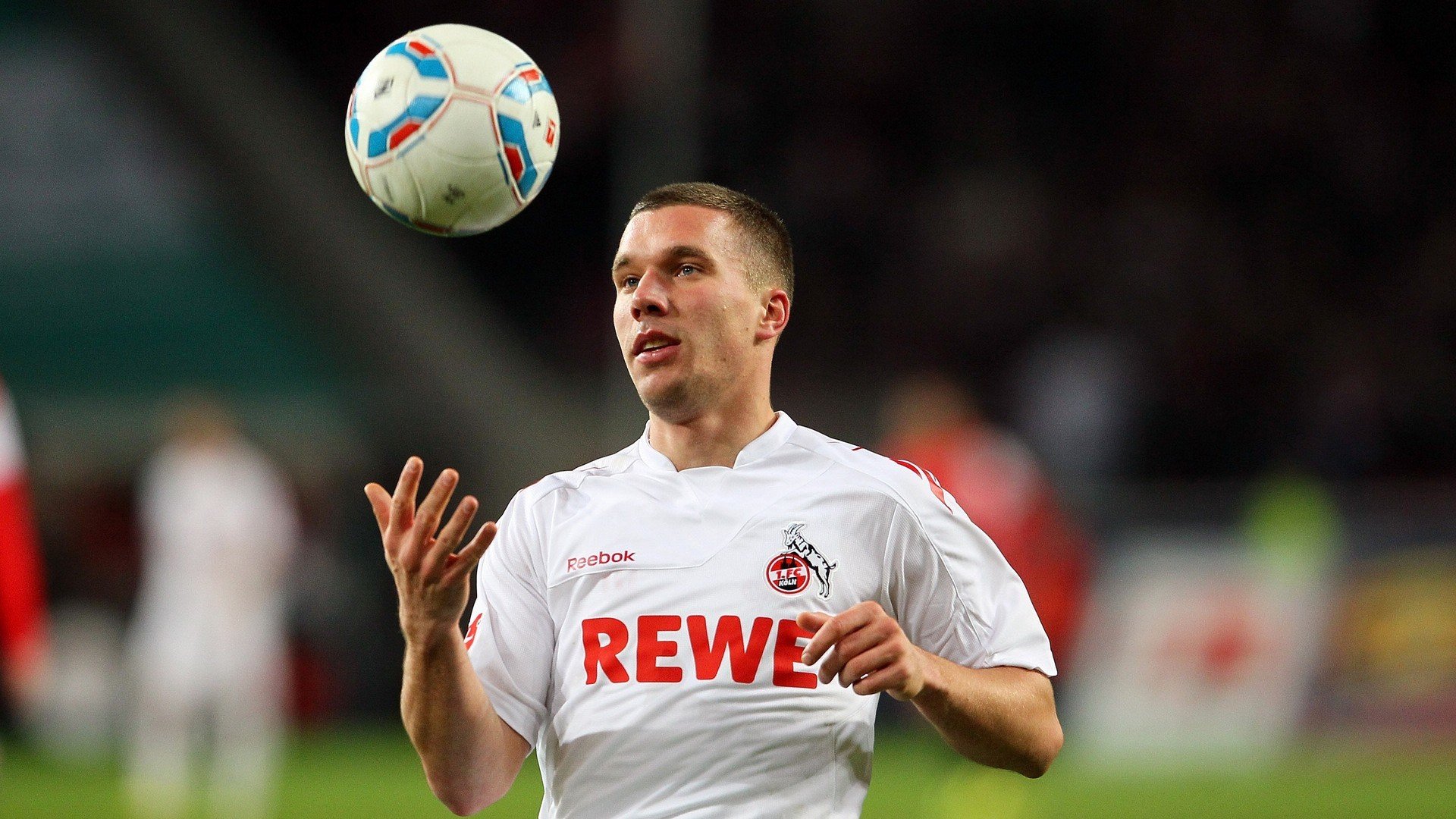 皮特·斯图斯：多次关键抢断让南非防线保持压倒性优势，皮特温特斯坦